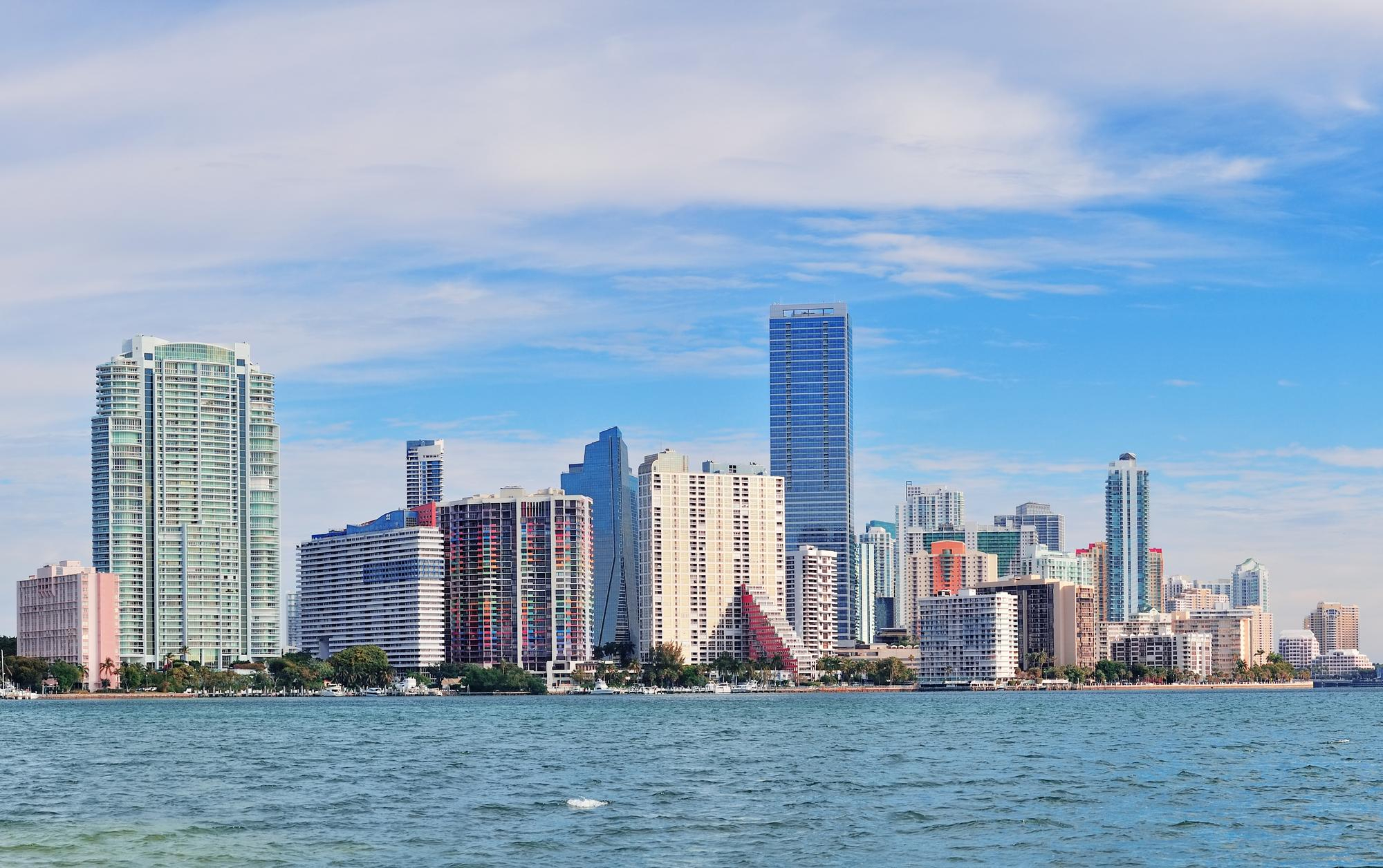 Descubre por qué Panamá es tu mejor opción para invertir en el extranjero desde Costa Rica