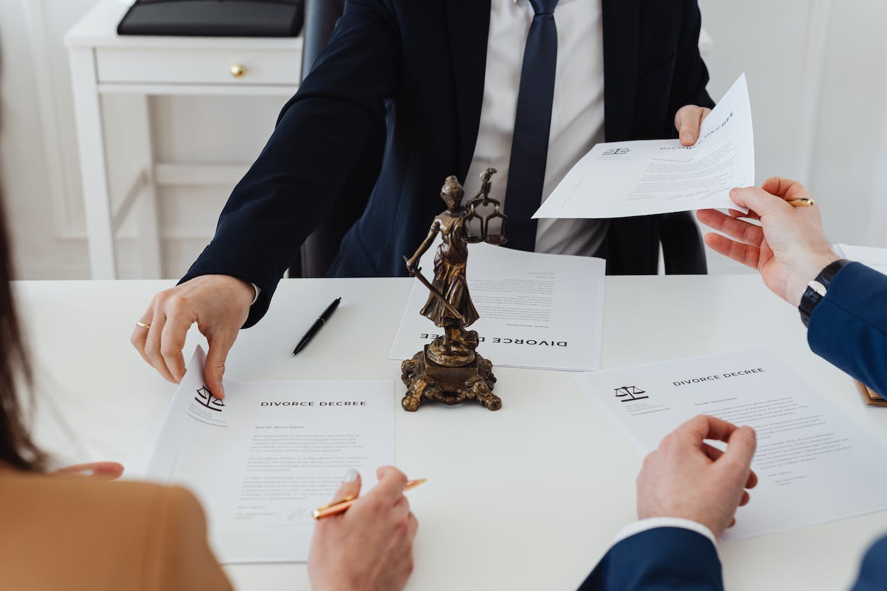 Obtén asesoramiento experto de Legal Solutions para solicitar el visado de Países Amigos si eres de Ecuador